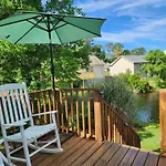 Savannah Lakefront Retreat Near Tybee Beach With King Bed And Free Parking